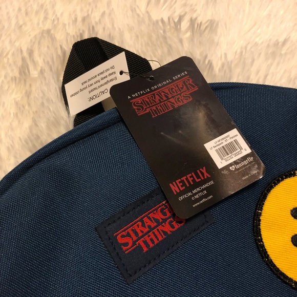 NWT ‘Stranger Things’ loungefly backpack - Picture 5 of 5